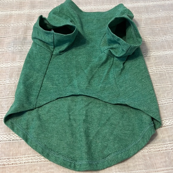 NWOT MORE TO EXPLORE DOG T-SHIRT - Picture 3 of 4